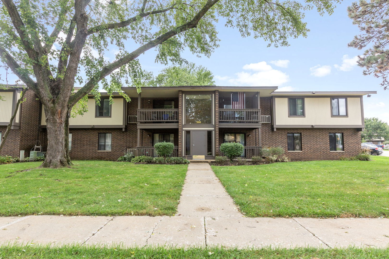 566 Somerset Lane Unit 4, Crystal Lake IL 60014