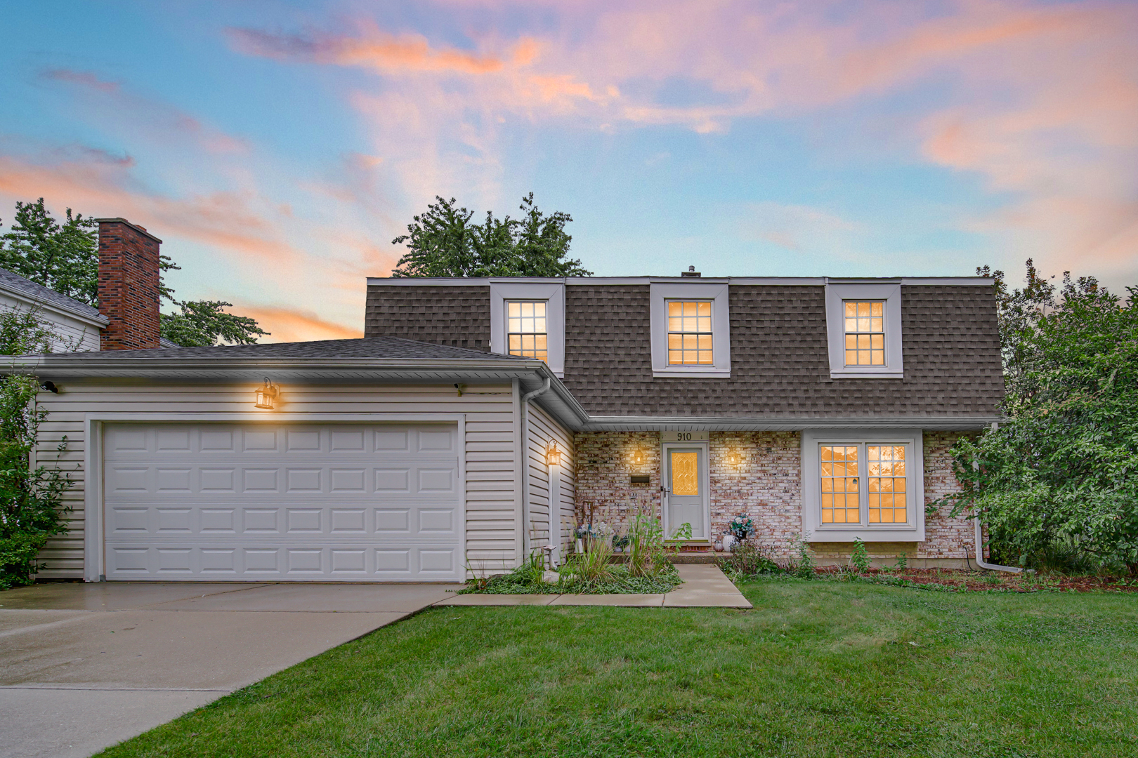 910 KNIGHTSBRIDGE Lane, Schaumburg IL 60195