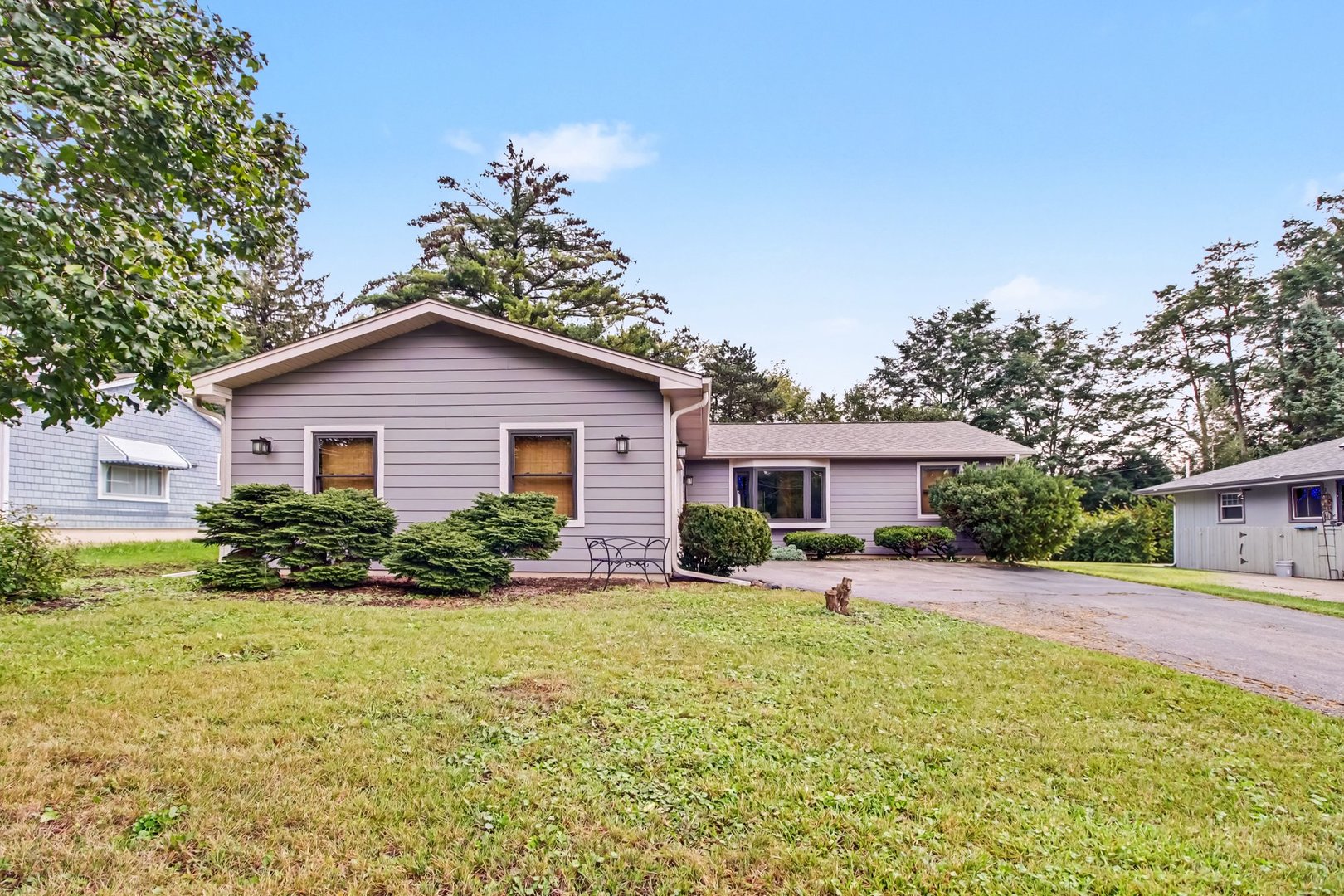821 S Hough Street, Barrington IL 60010