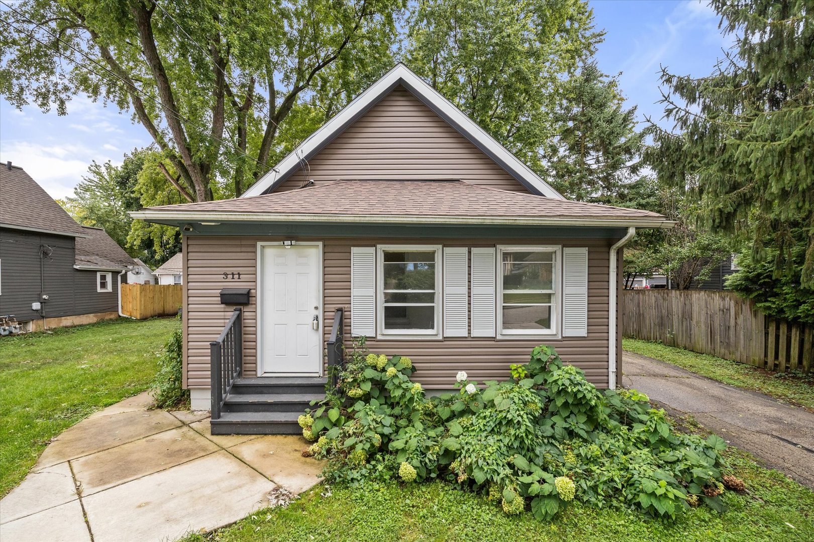 311 Orange Street, Elgin IL 60123