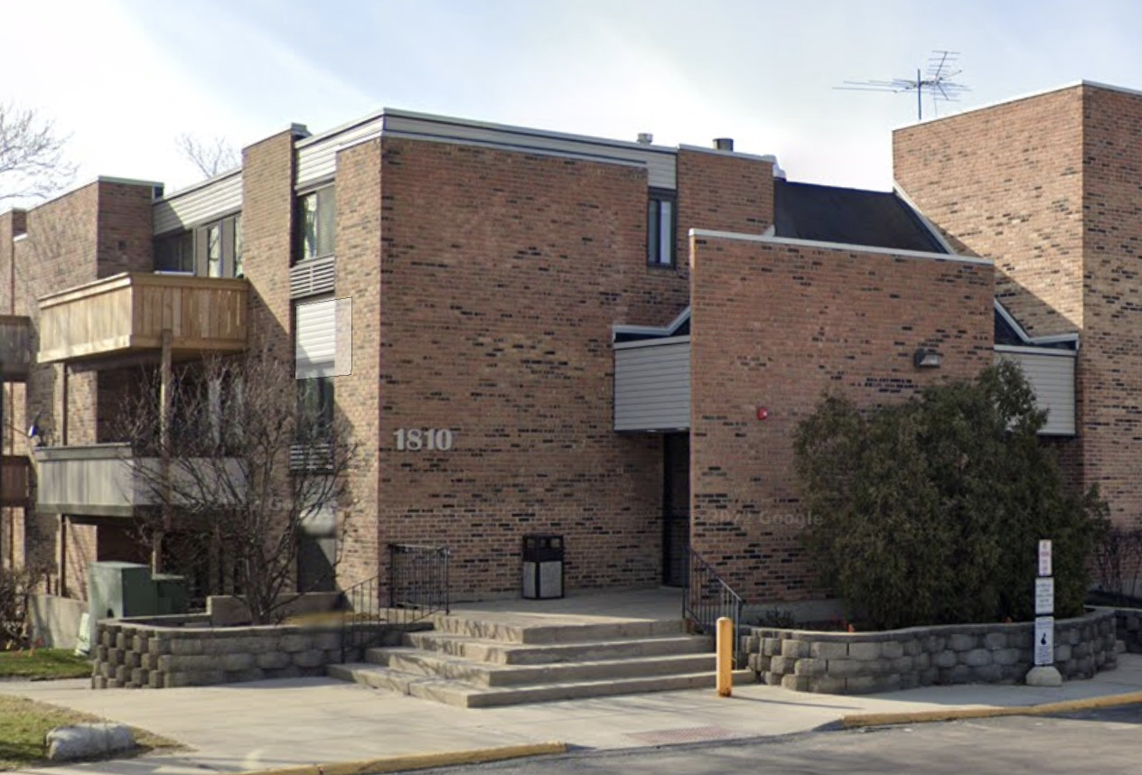 1810 Hemlock Place Unit 208, Schaumburg IL 60173