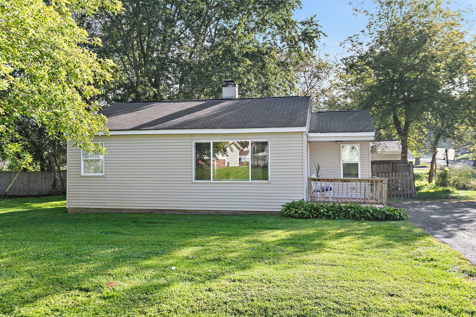 710 W Pheasant Trail, Mchenry IL 60051