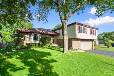 1434 Coral Reef Way, Lake Zurich IL 60047