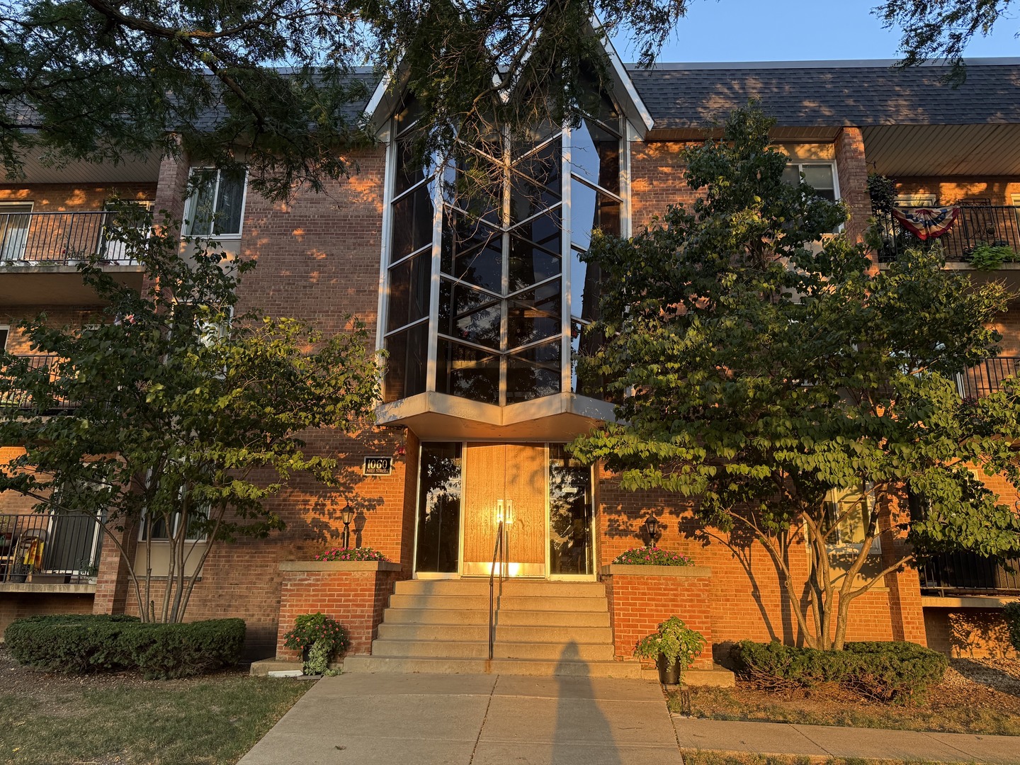 1060 N Mill Street Unit 211, Naperville IL 60563