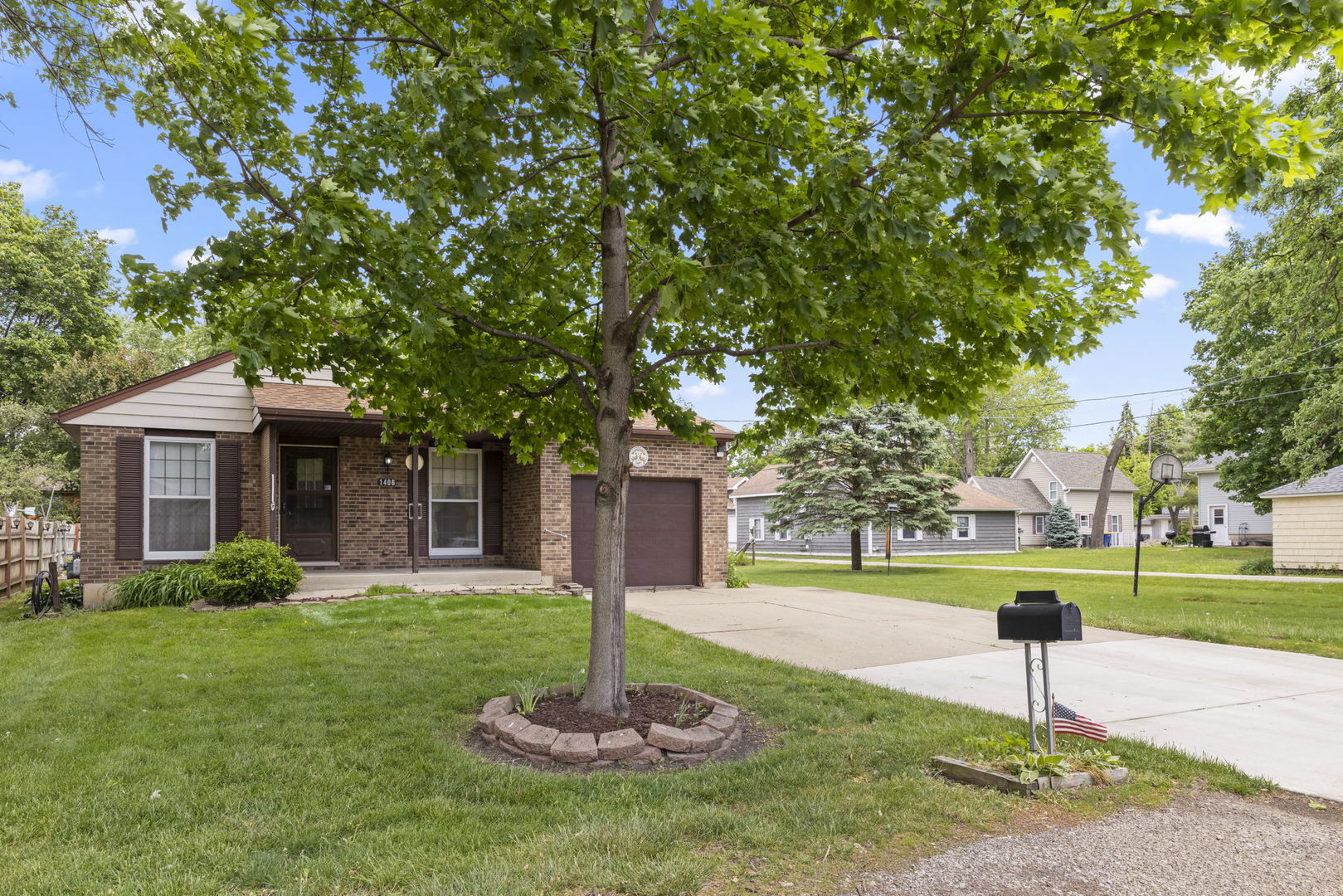 1406 Kaskaskia Avenue, Elgin IL 60123