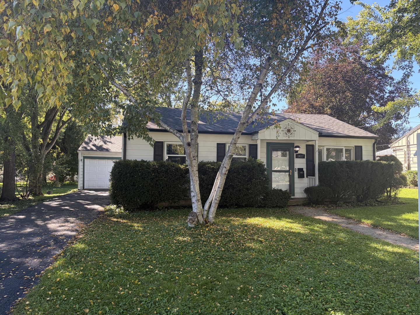 1417 Walnut Drive, Woodstock IL 60098