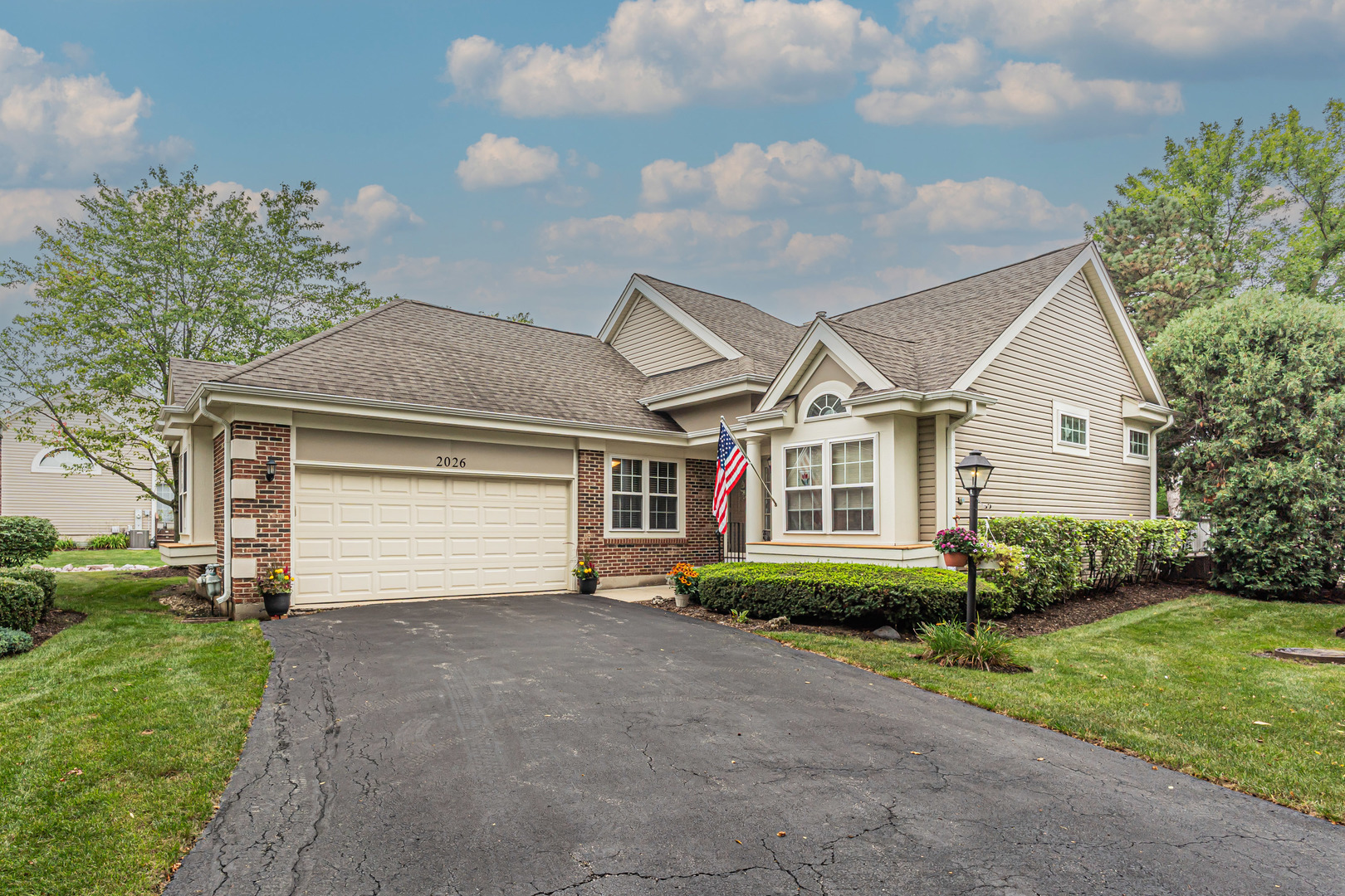 2026 N Windham Court, Arlington Heights IL 60004