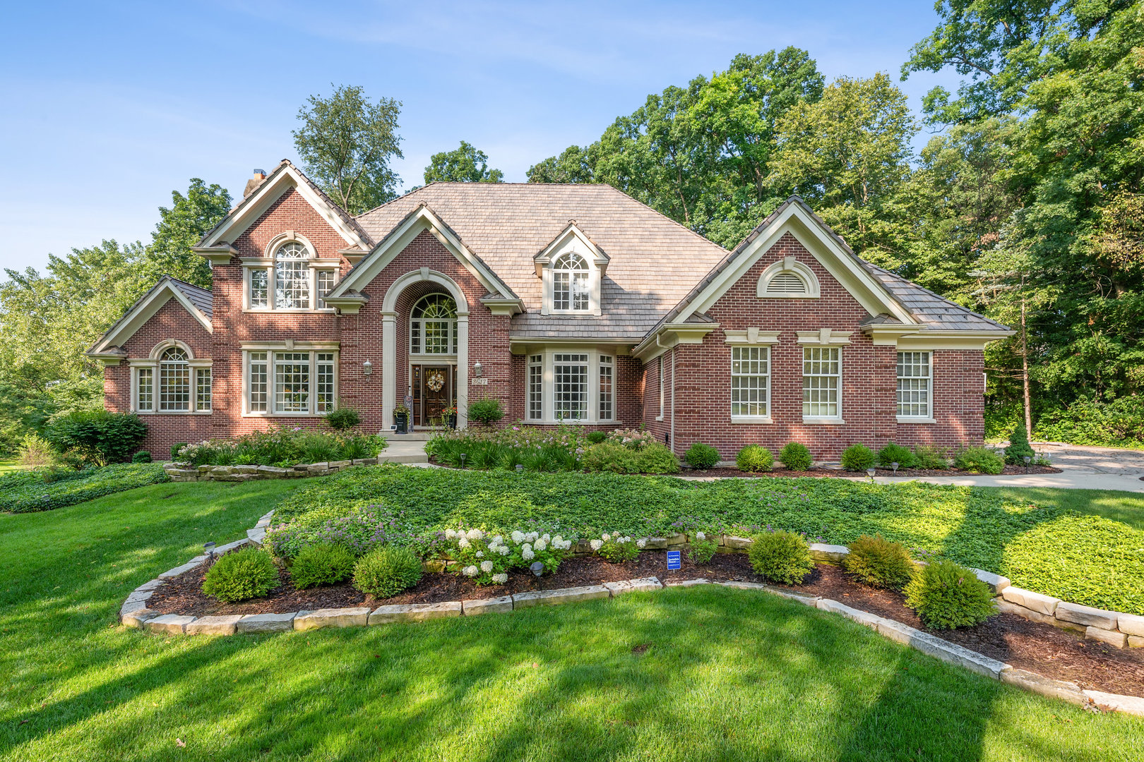 3017 Glen Eagles Court, St. Charles IL 60174