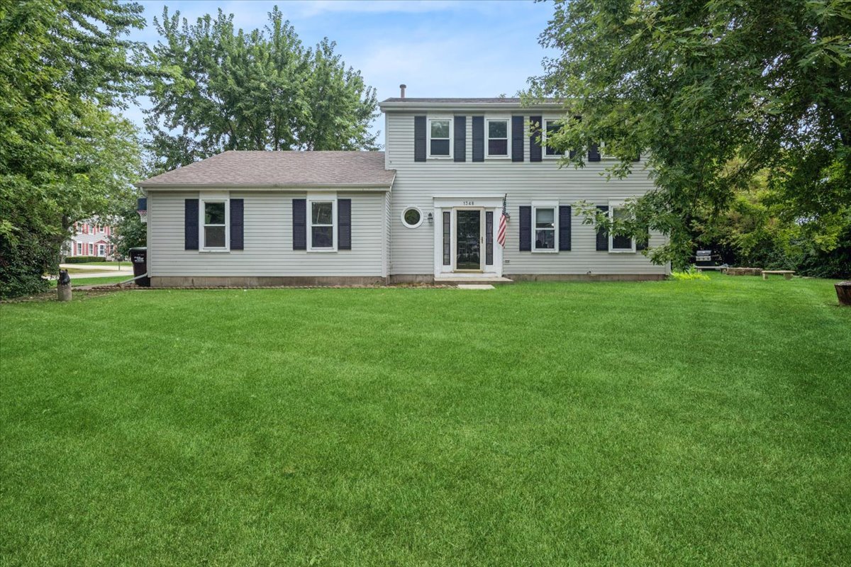 1348 Loch Lomond Drive, Crystal Lake IL 60014