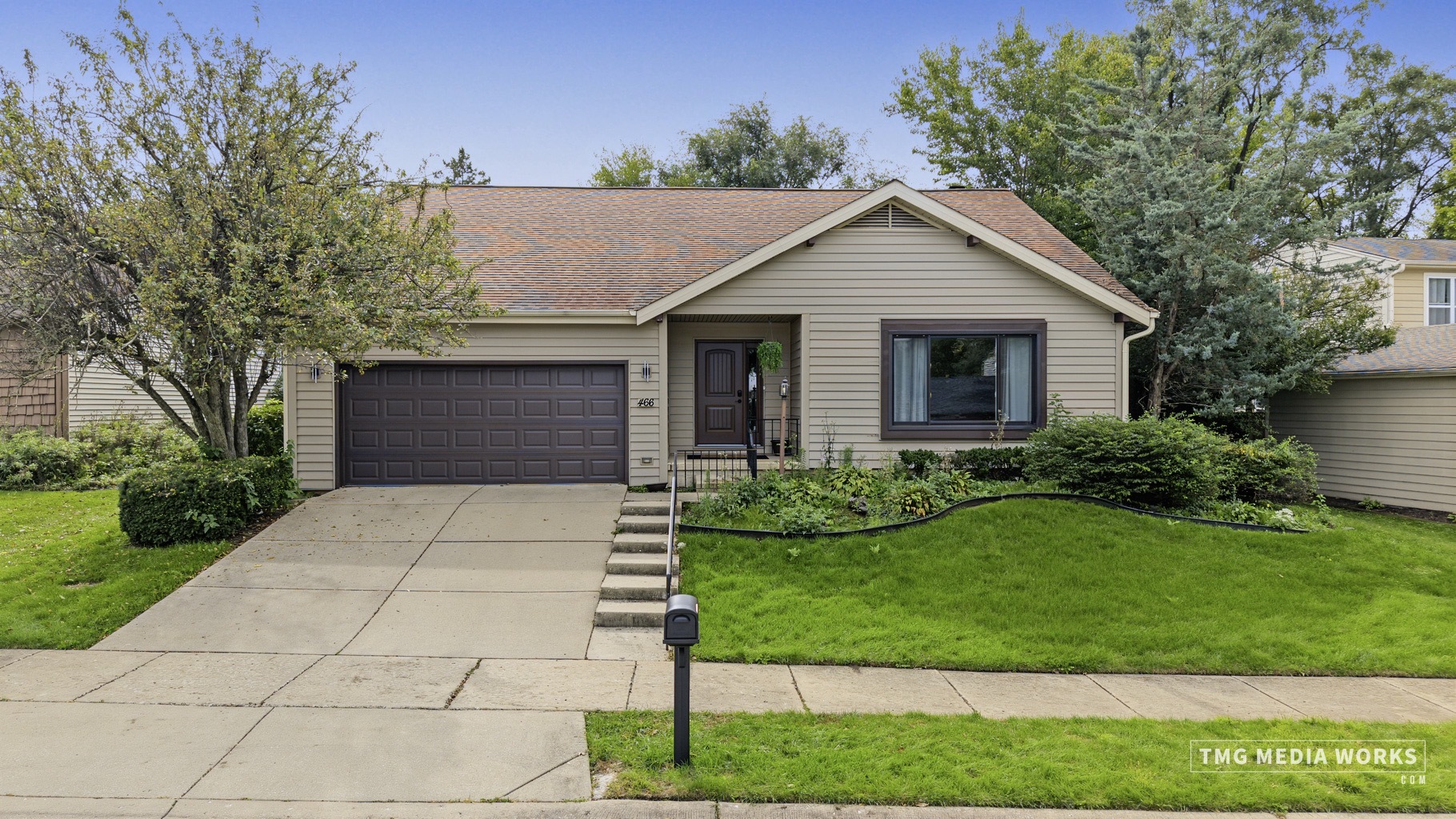 466 Laura Court, Naperville IL 60563