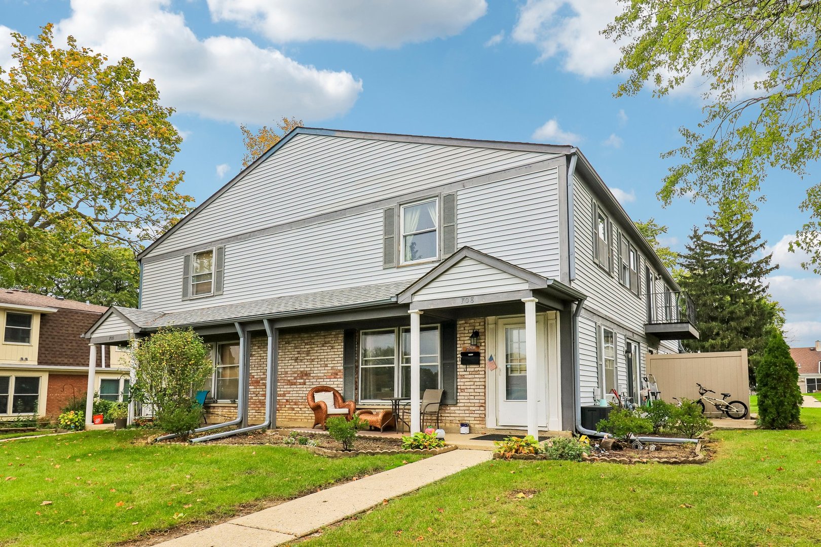 708 Shaw Court, Schaumburg IL 60194