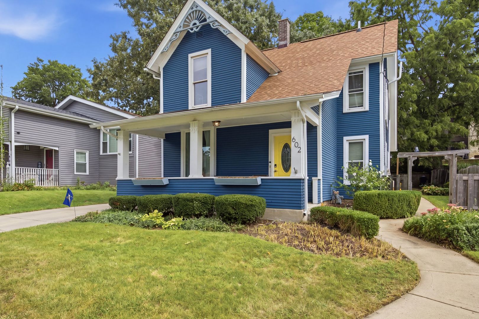 602 S 5th Avenue, St. Charles IL 60174