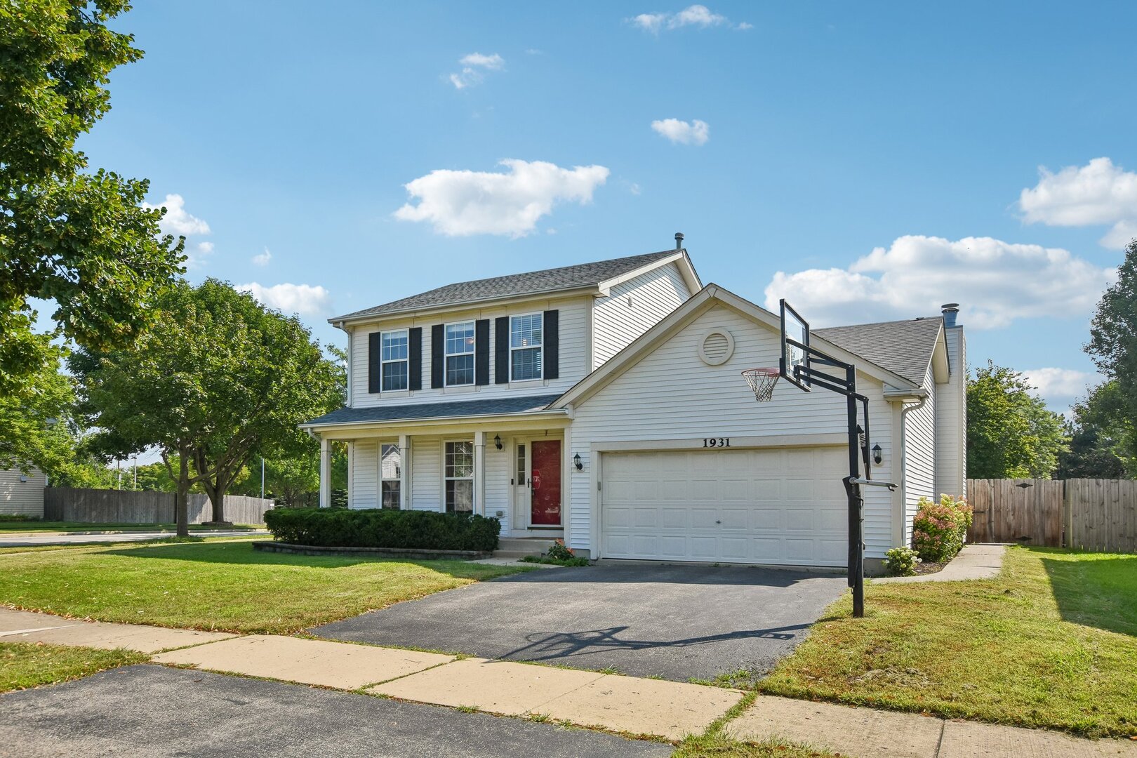1931 Crossing Court, Naperville IL 60540