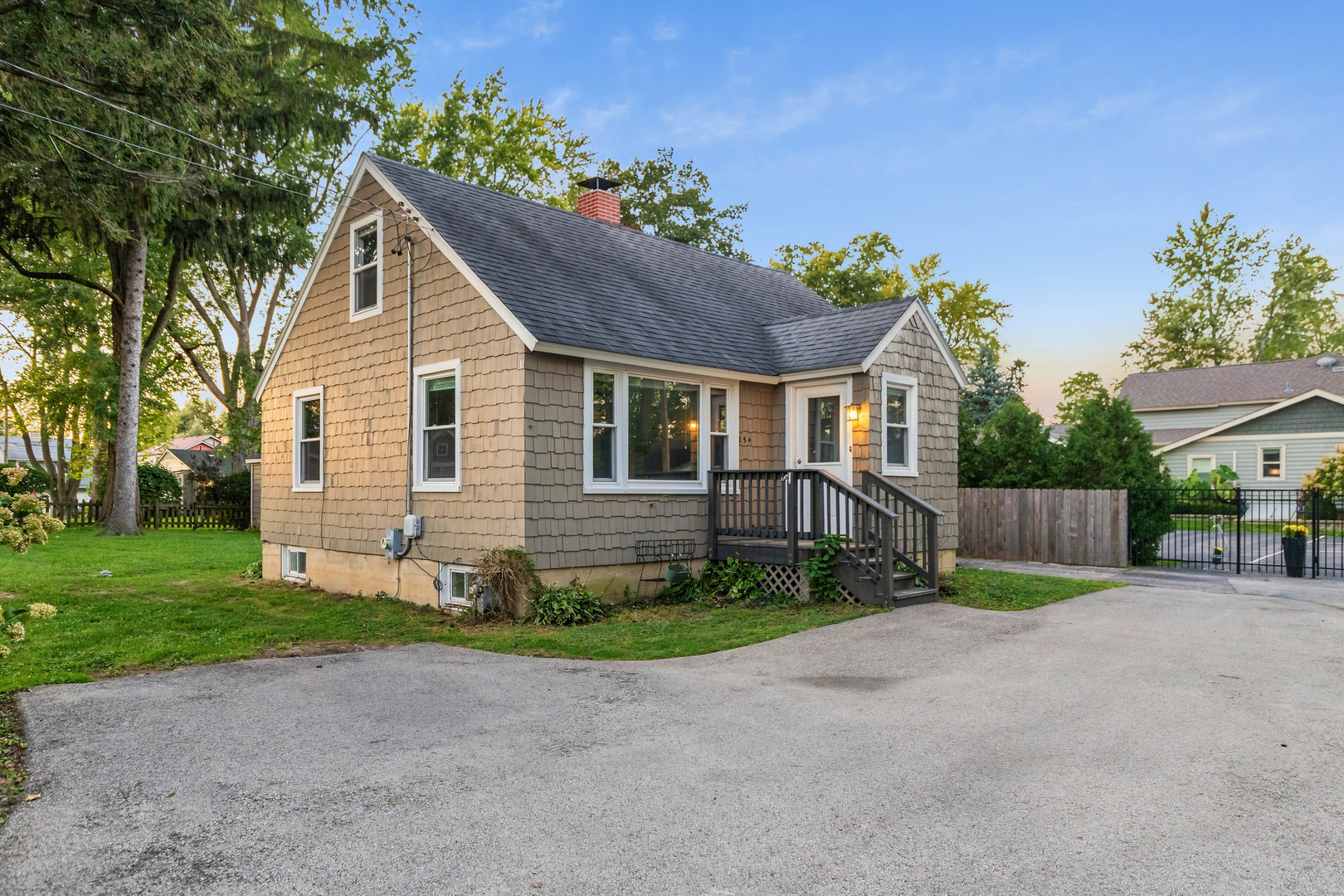 254 W Main Street, Carpentersville IL 60110