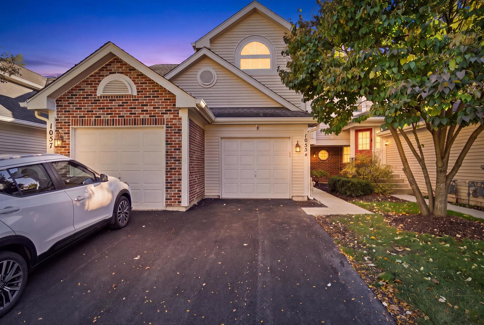 1055 Woodhill Court, Elgin IL 60120