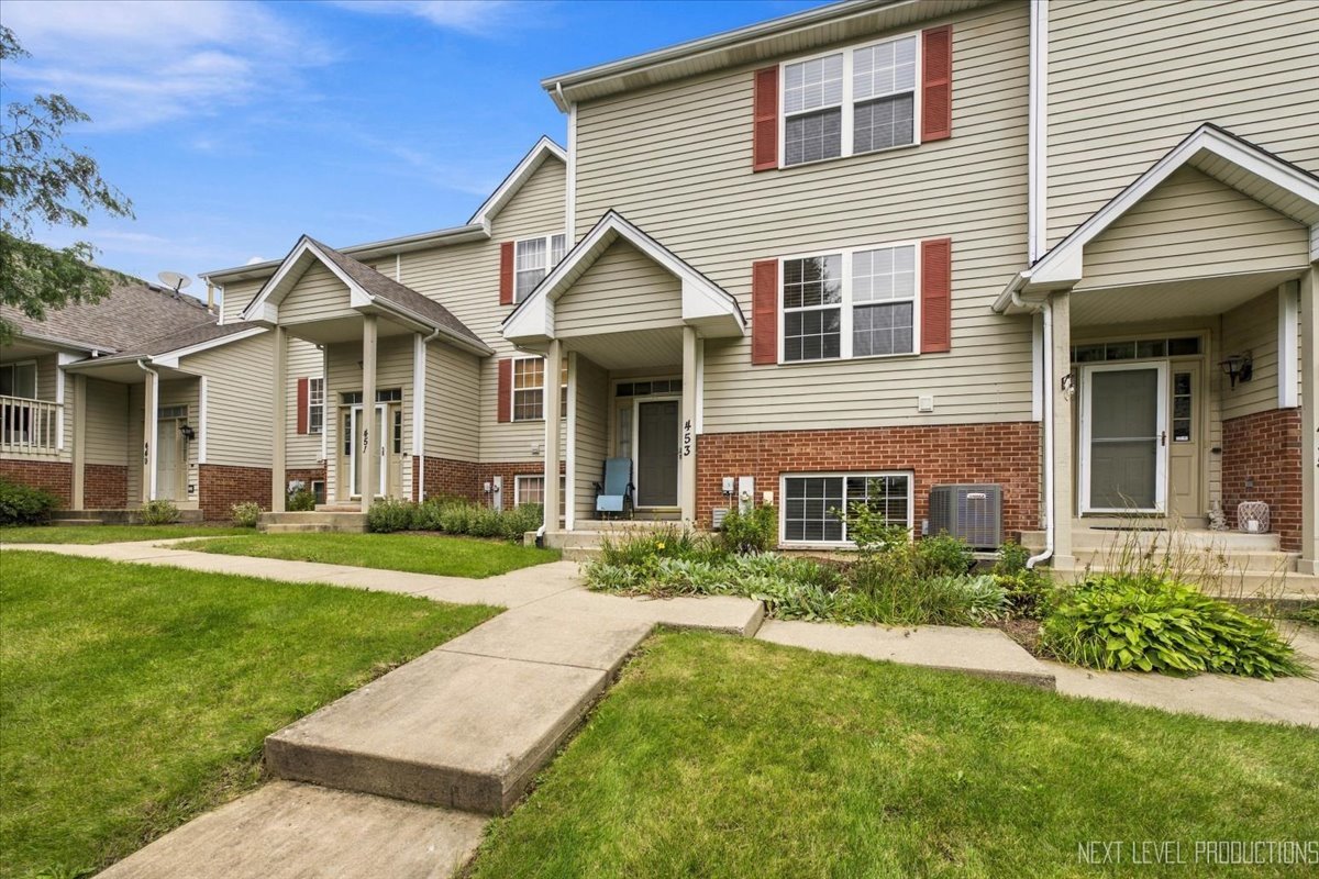 453 E Willow Street Unit 453, Elburn IL 60119