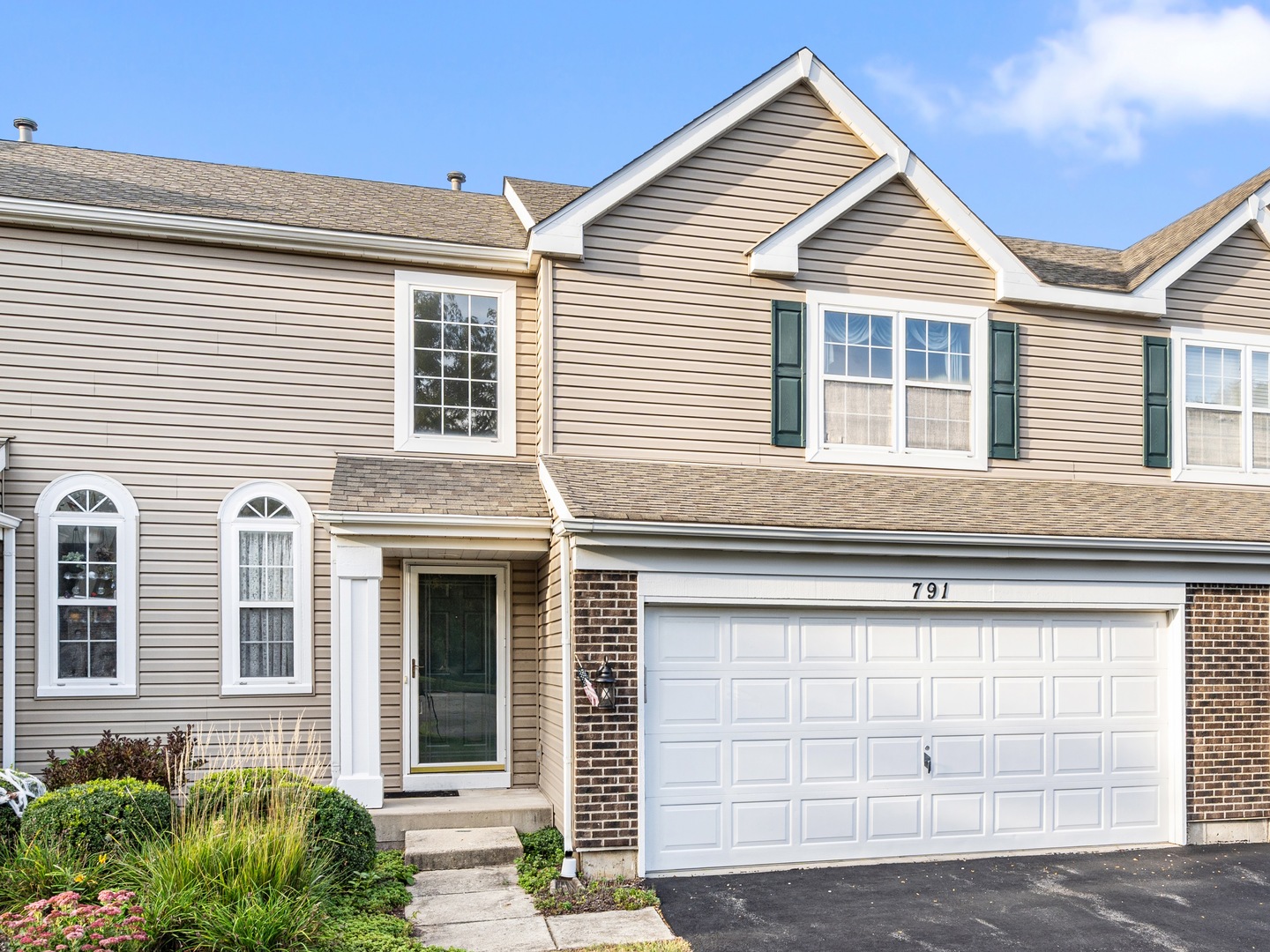 791 Silk Oak Lane, Crystal Lake IL 60014