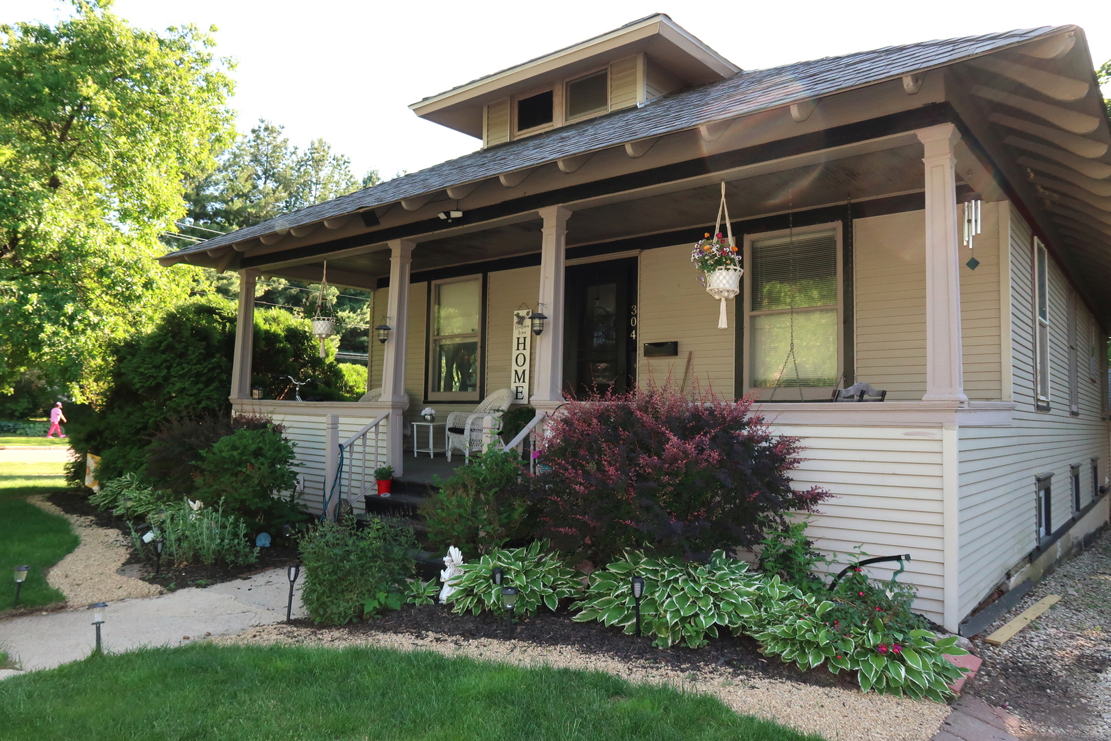 304 N Worth Avenue, Elgin IL 60123
