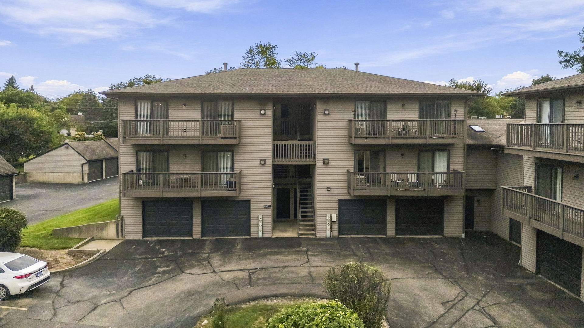 1820 W Highland Avenue Unit D, Elgin IL 60123
