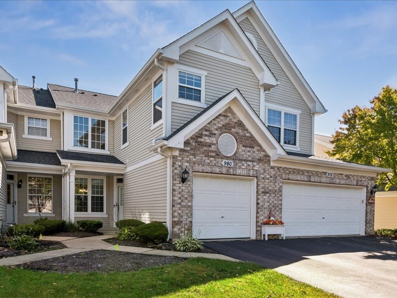 980 Sheridan Circle Unit 980, Naperville IL 60563