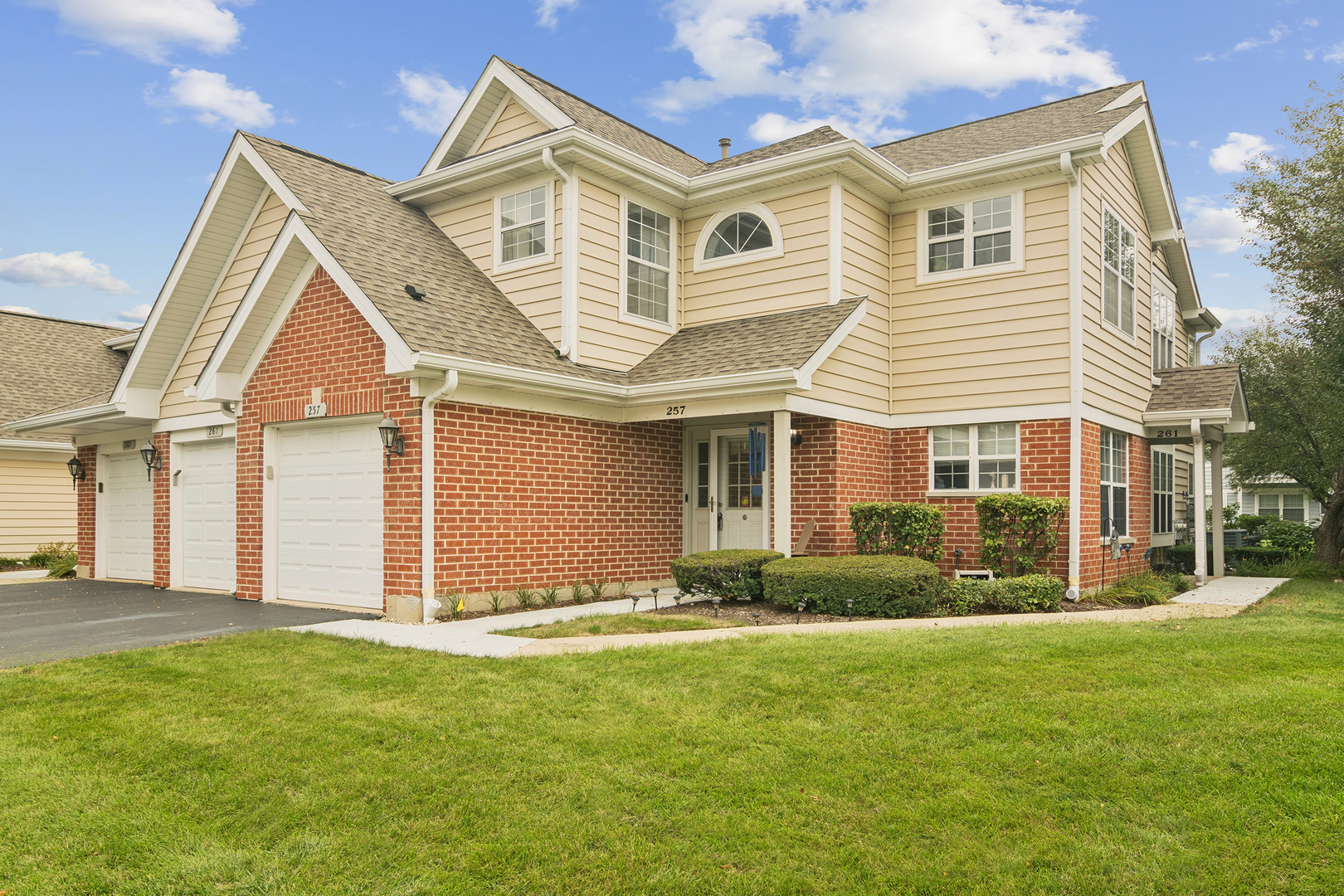 257 Sheffield Drive, Schaumburg IL 60194