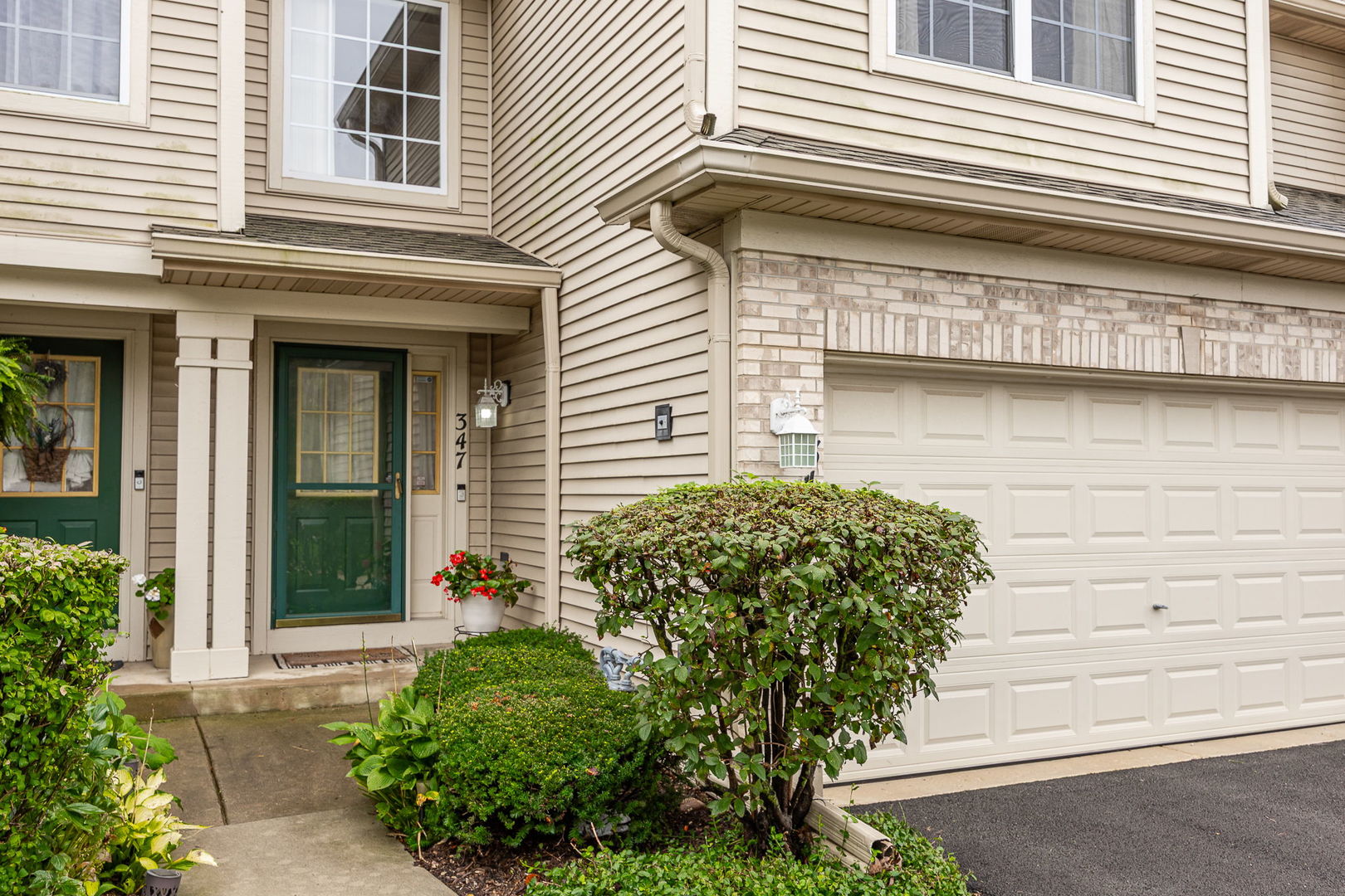 347 Gladstone Lane, Elgin IL 60120