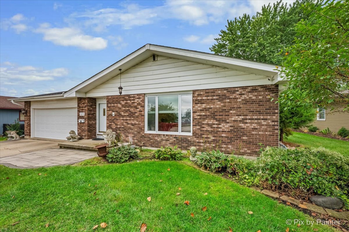 125 W Middle Street, South Elgin IL 60177