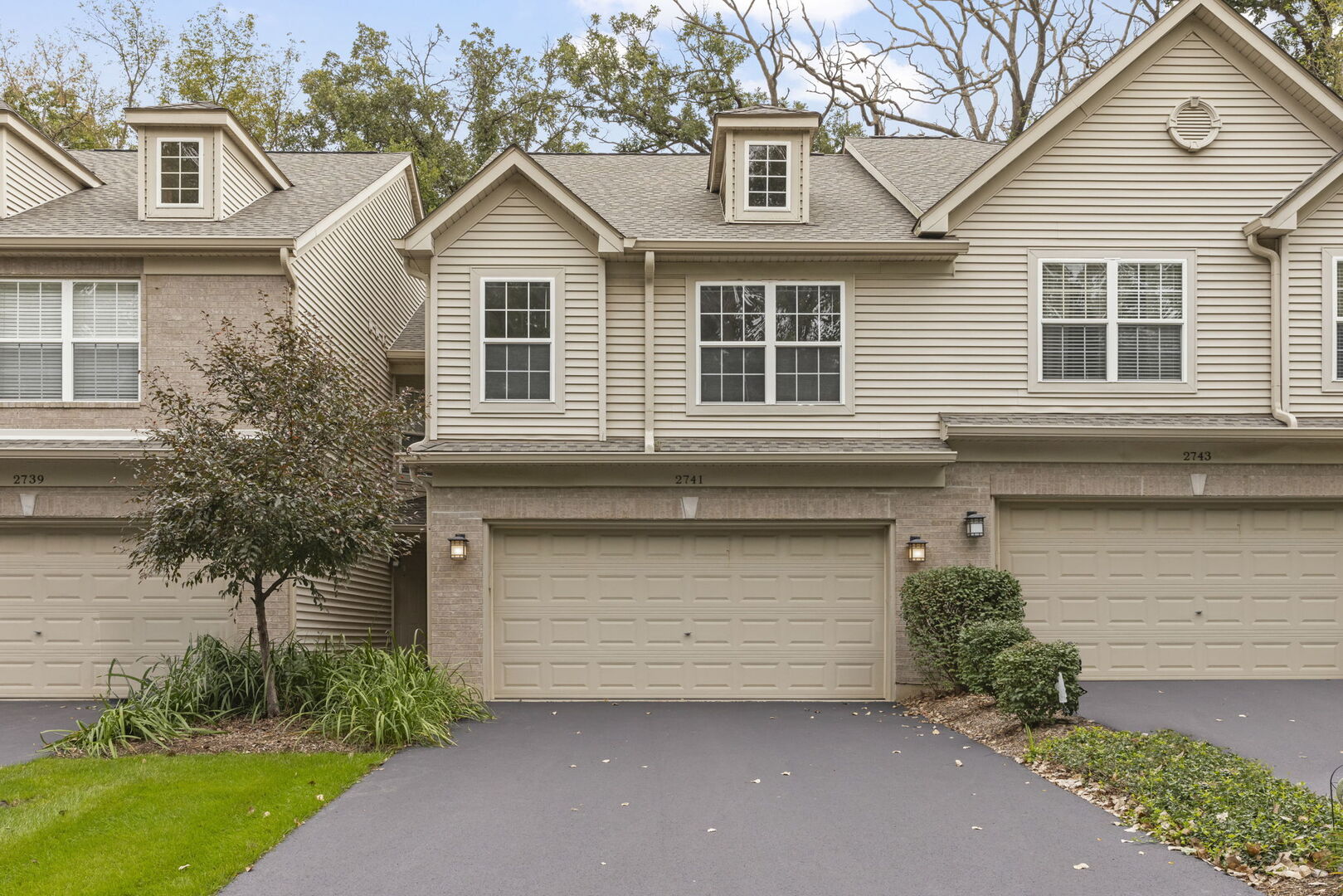 2741 Cobblestone Drive Unit 2741, Crystal Lake IL 60012