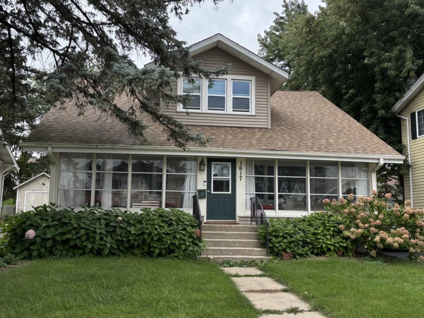 1617 N Riverside Drive, Mchenry IL 60050