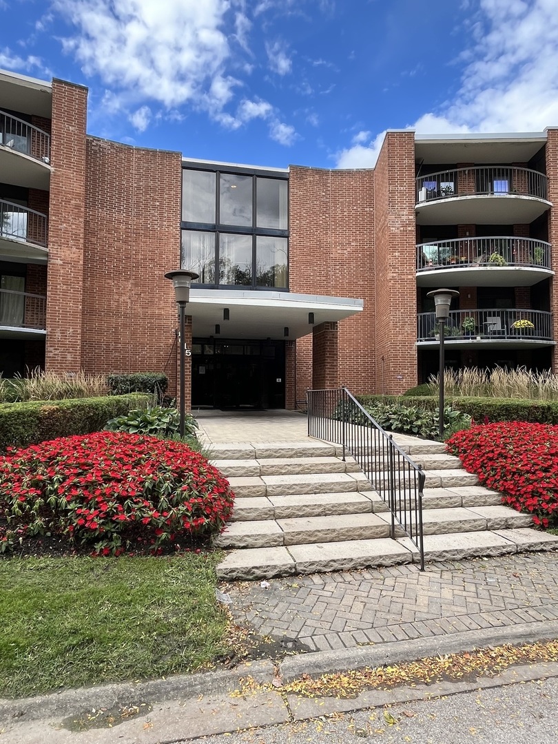 1615 E Central Road Unit 422-C, Arlington Heights IL 60005