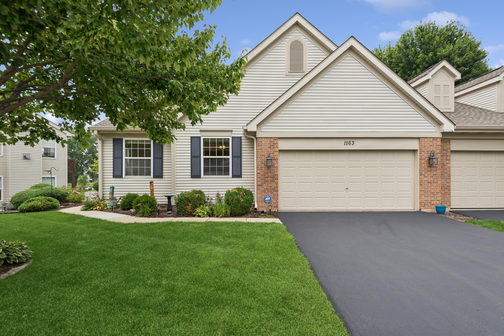 1163 N Oakwood Drive Unit 1163, Fox Lake IL 60020