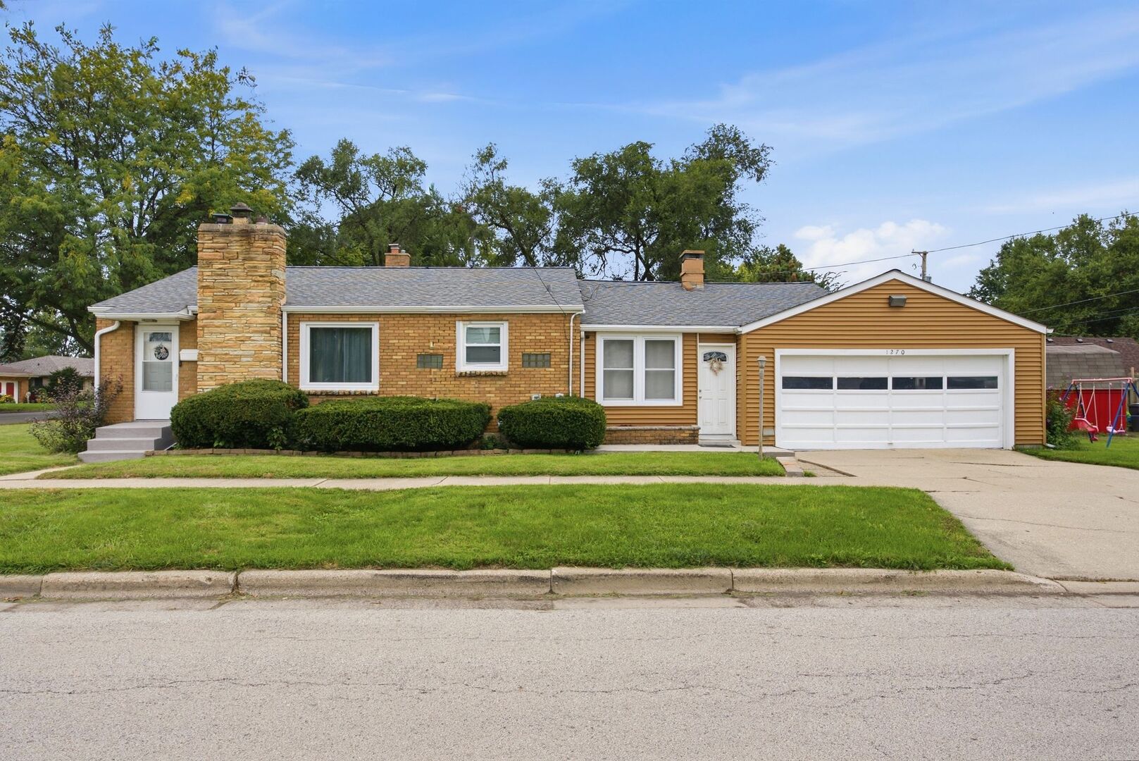 1270 Van Street, Elgin IL 60123