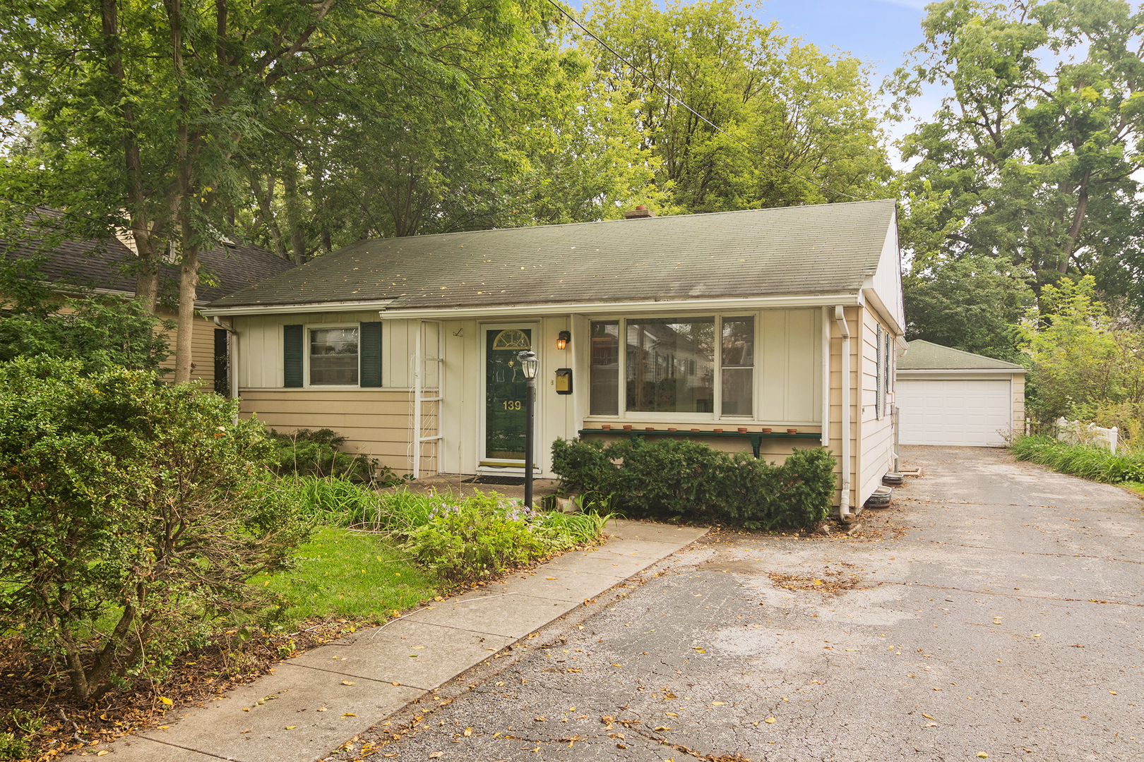 139 N Hager Avenue, Barrington IL 60010