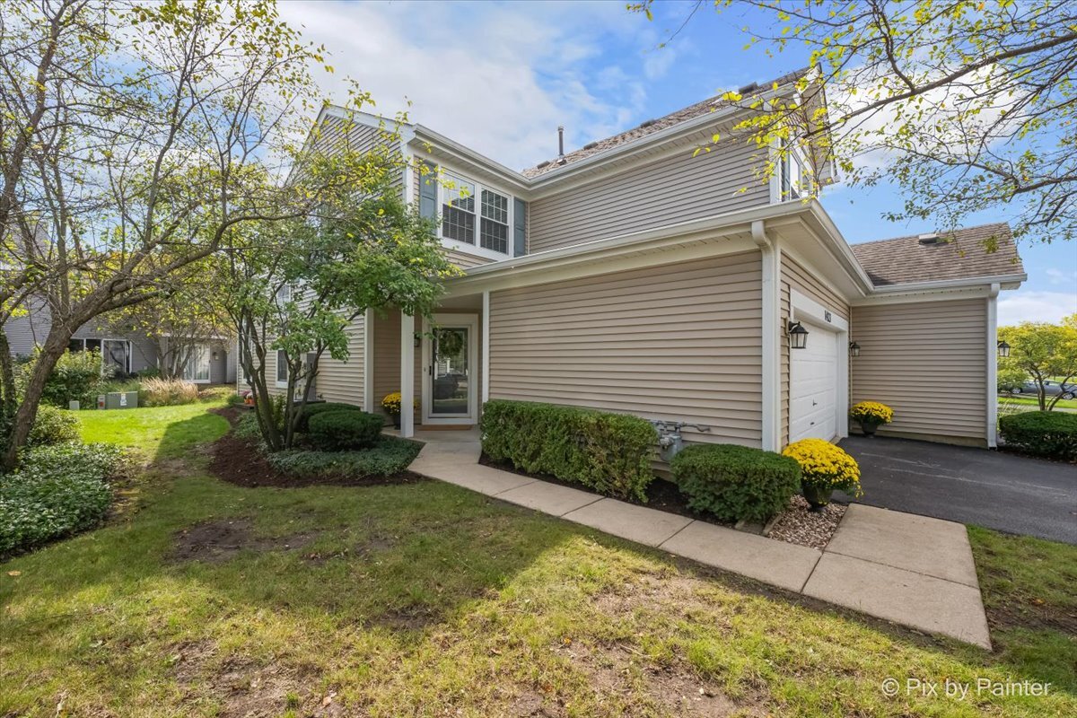 1423 Walnut Hill Avenue Unit 1423, St. Charles IL 60174