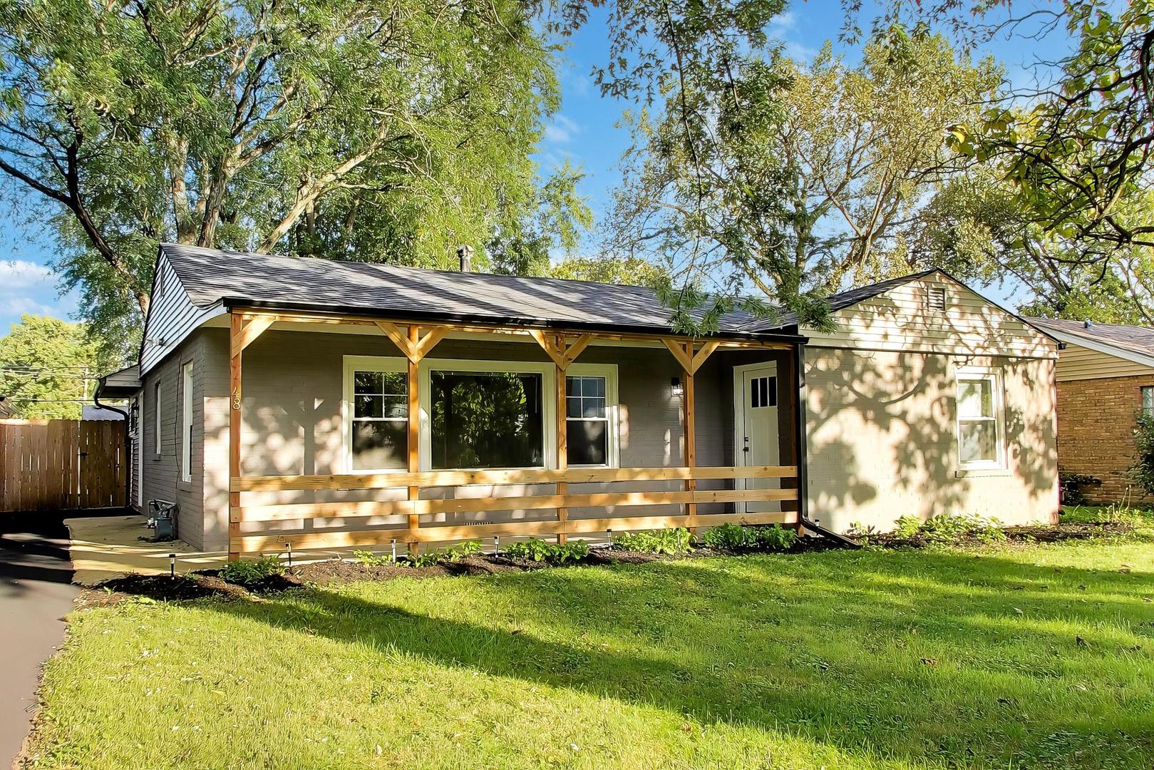 48 N Pleasant Road, Lake Zurich IL 60047