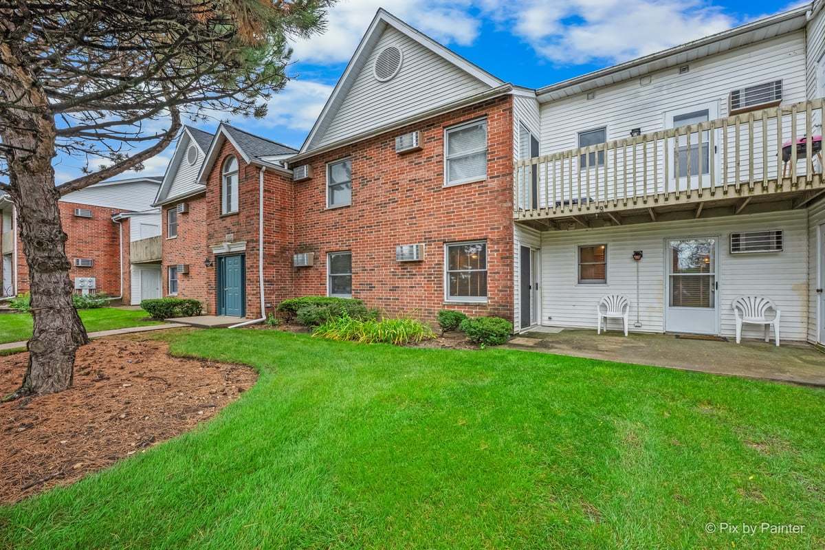 1372 Cunat Court Unit 1D, Lake In The Hills IL 60156