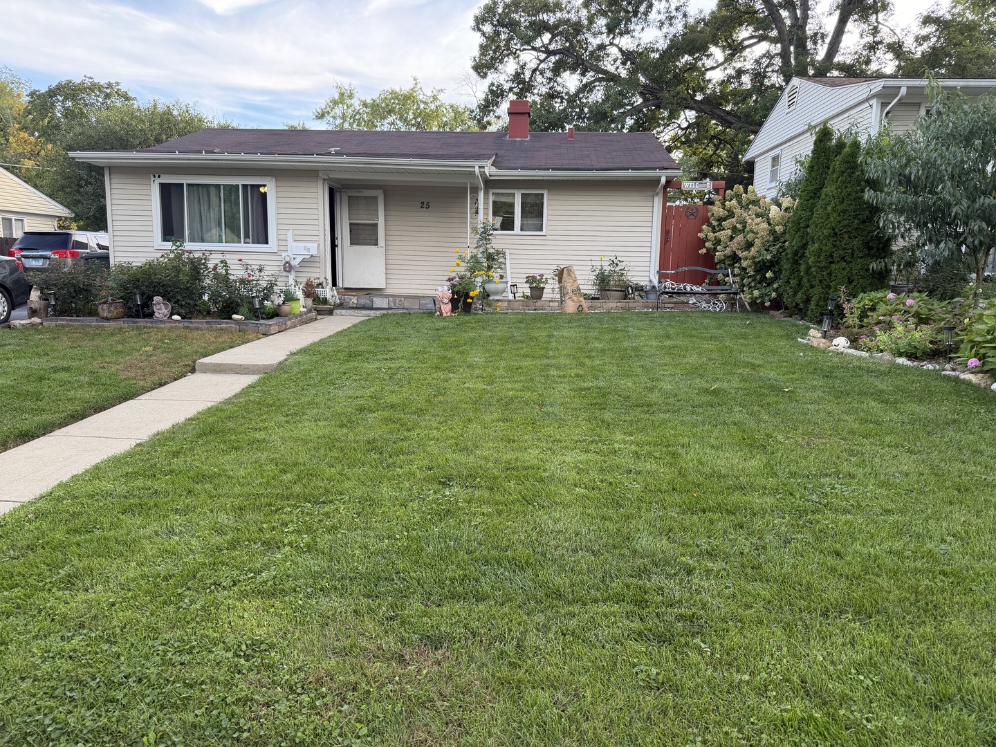 25 Meadowlark Lane, Carpentersville IL 60110