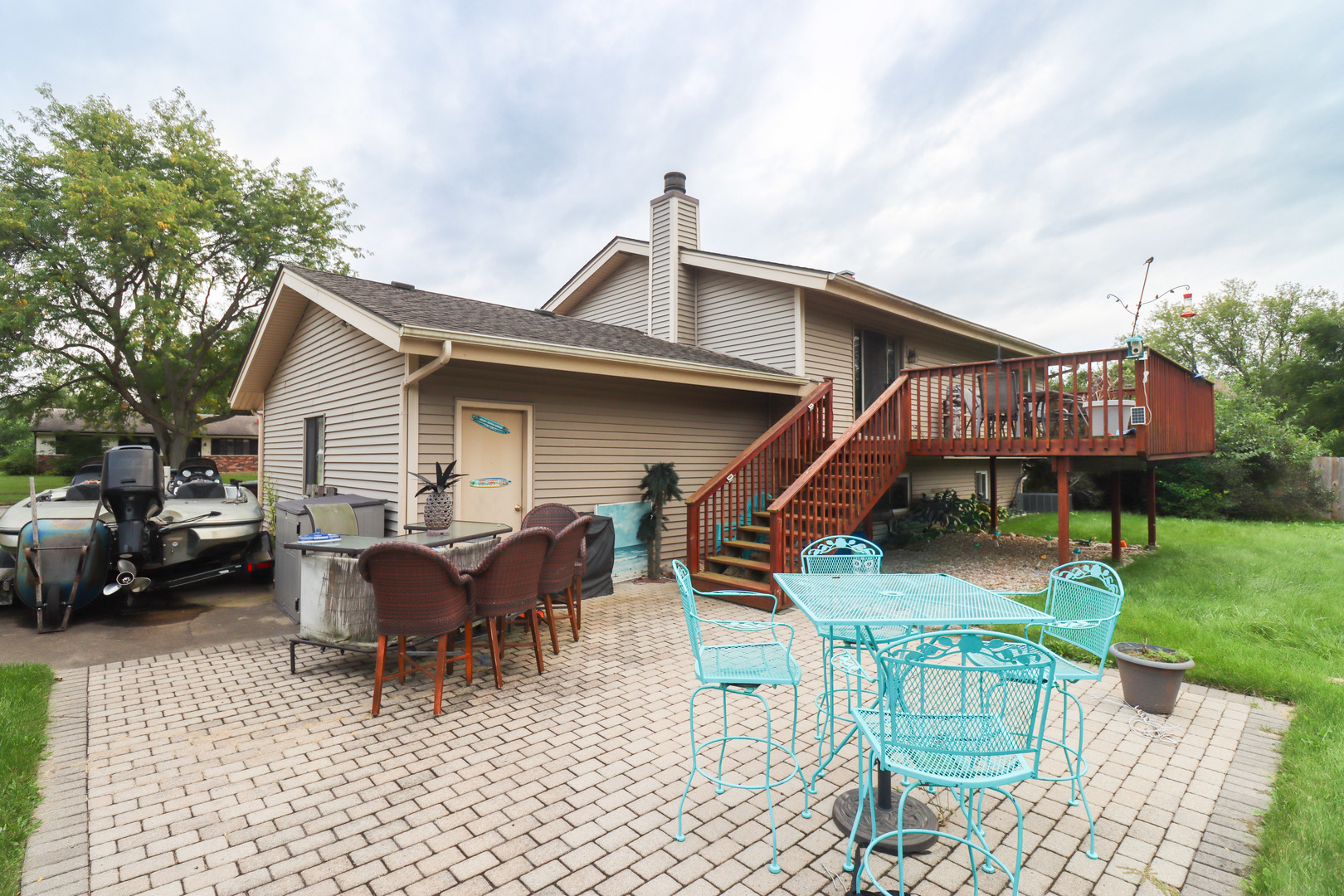 916 Camelot Drive, Crystal Lake IL 60014