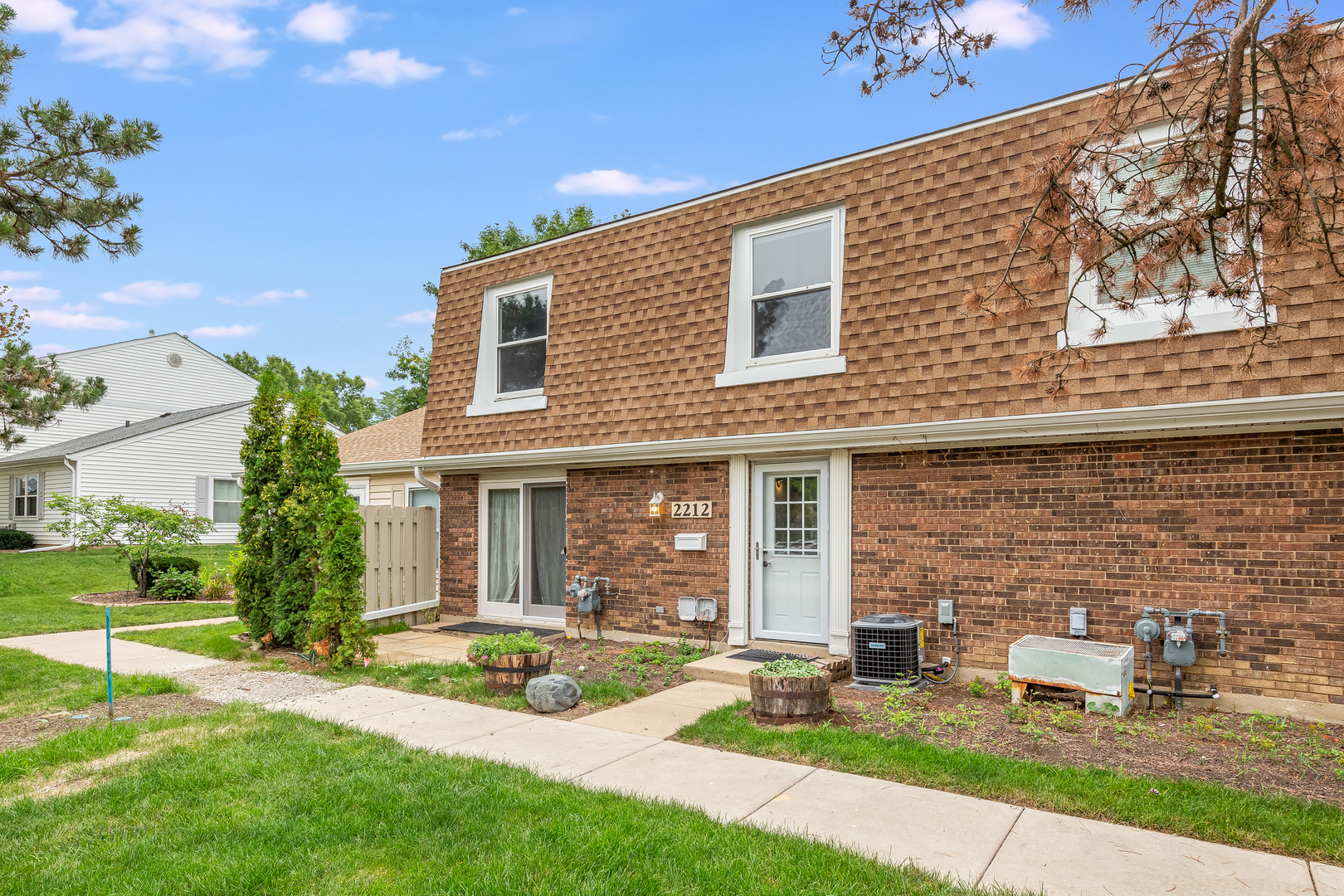 2212 Cardinal Court, Schaumburg IL 60194