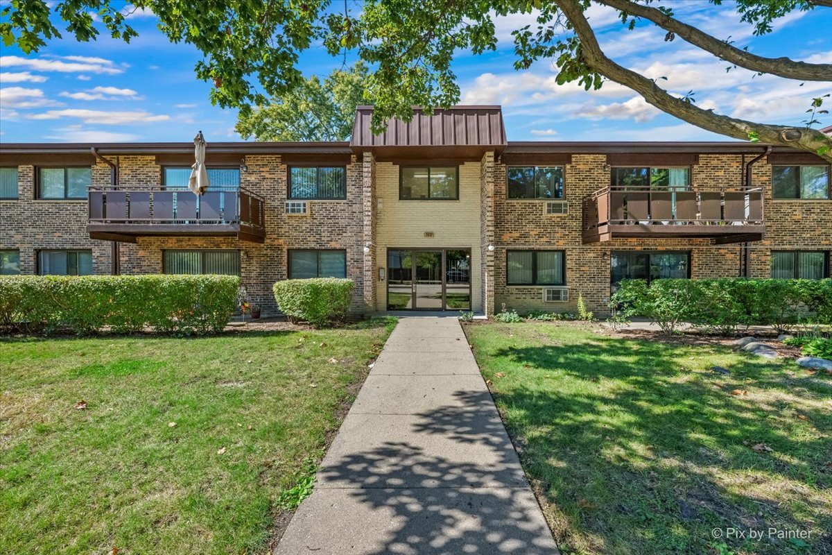 2632 N Windsor Drive Unit 102, Arlington Heights IL 60004