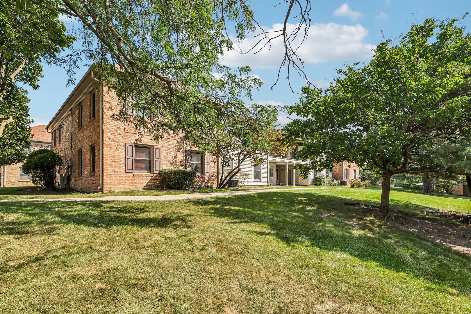 1760 BRISTOL Walk Unit B, Hoffman Estates IL 60169