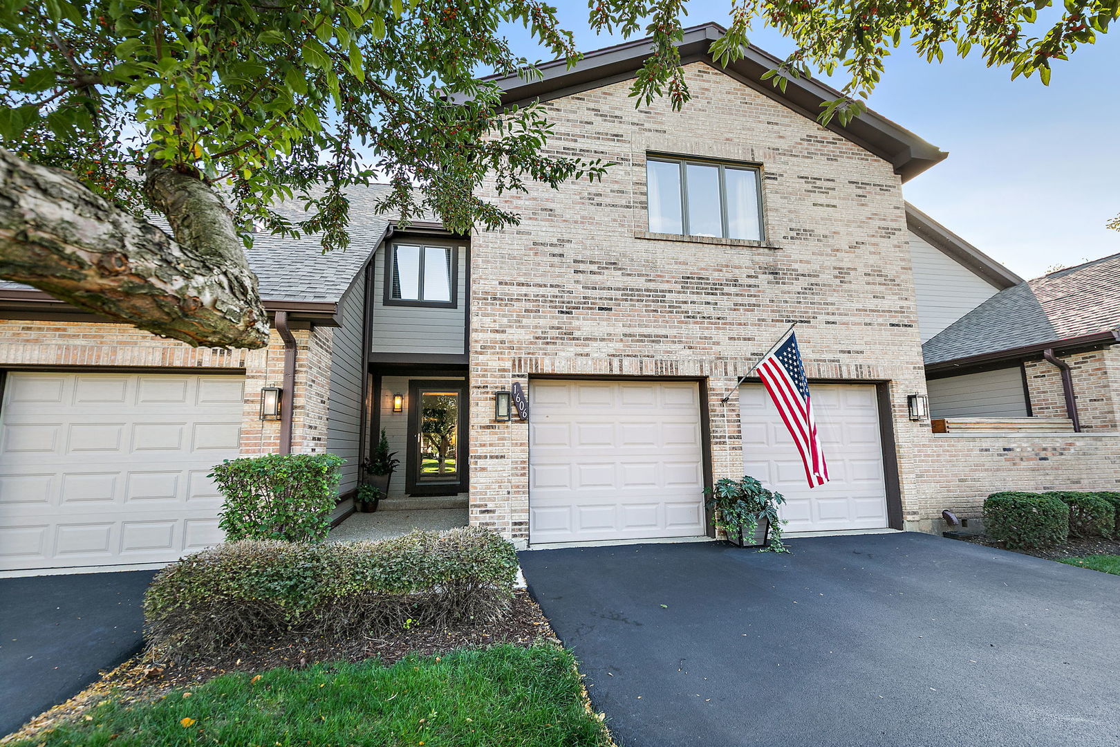 1606 Cypress Court, Hoffman Estates IL 60169