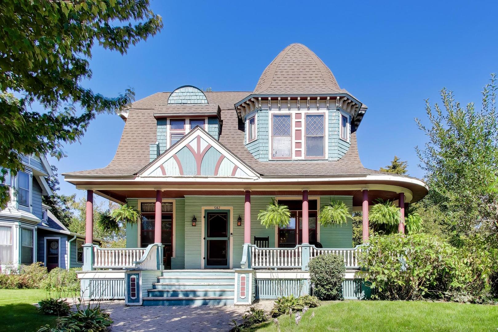 582 PARK Street, Elgin IL 60120