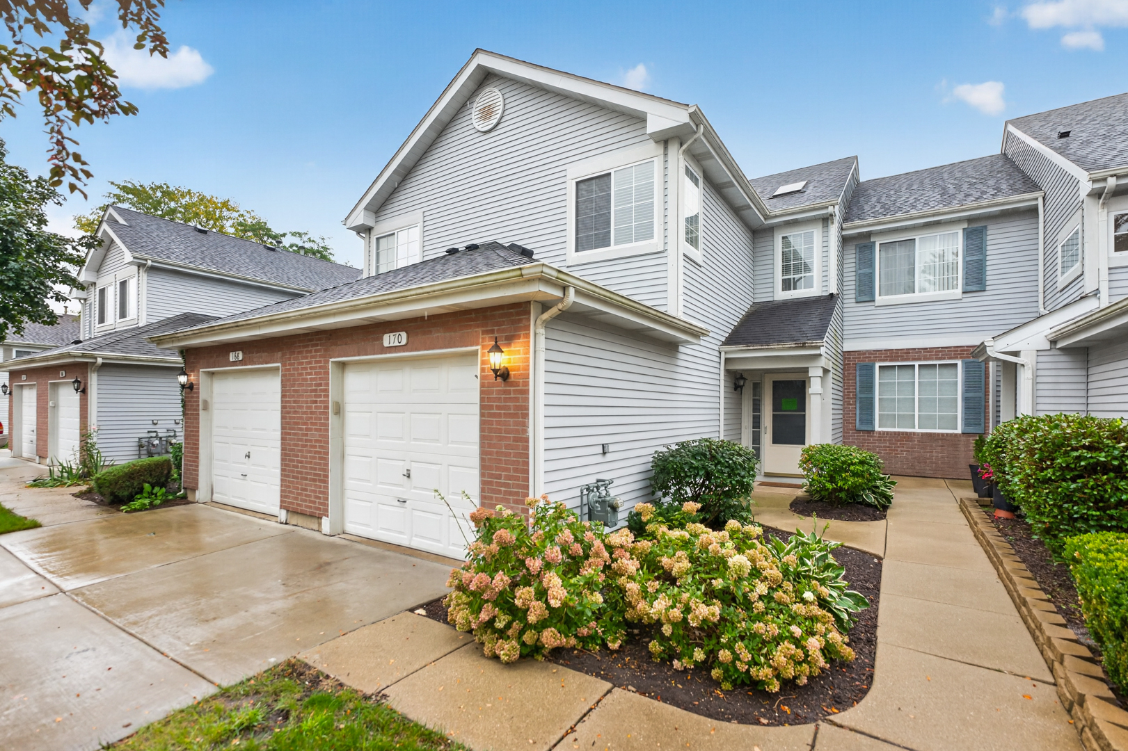 170 Sierra Pass Drive, Schaumburg IL 60194