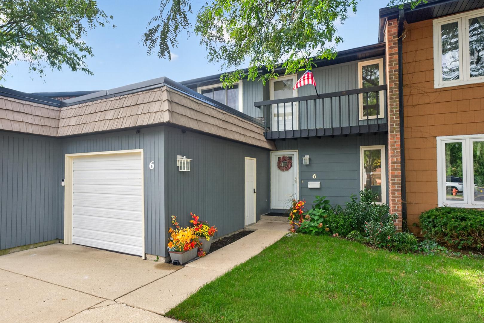 6 Cypress Square, Elgin IL 60123