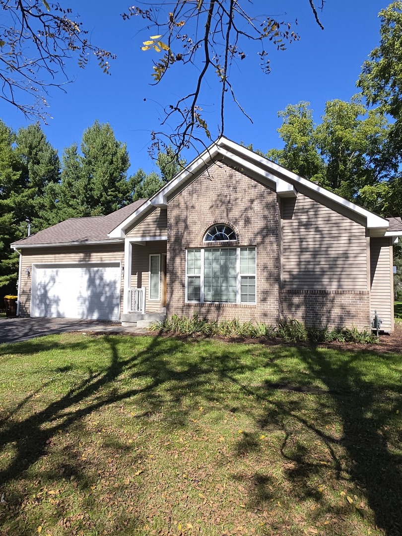 7108 Hillside Road, Crystal Lake IL 60012