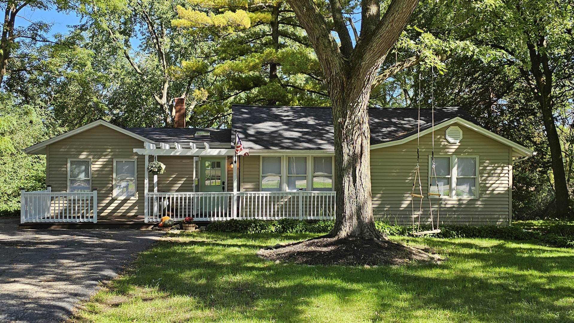 1105 S Hough Street, Barrington IL 60010