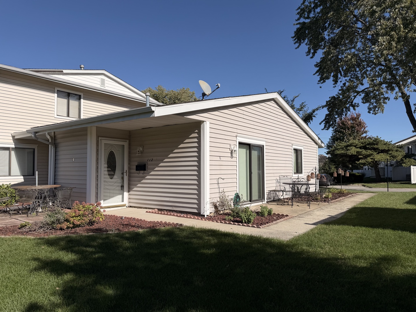 112 Windward Drive, Schaumburg IL 60194