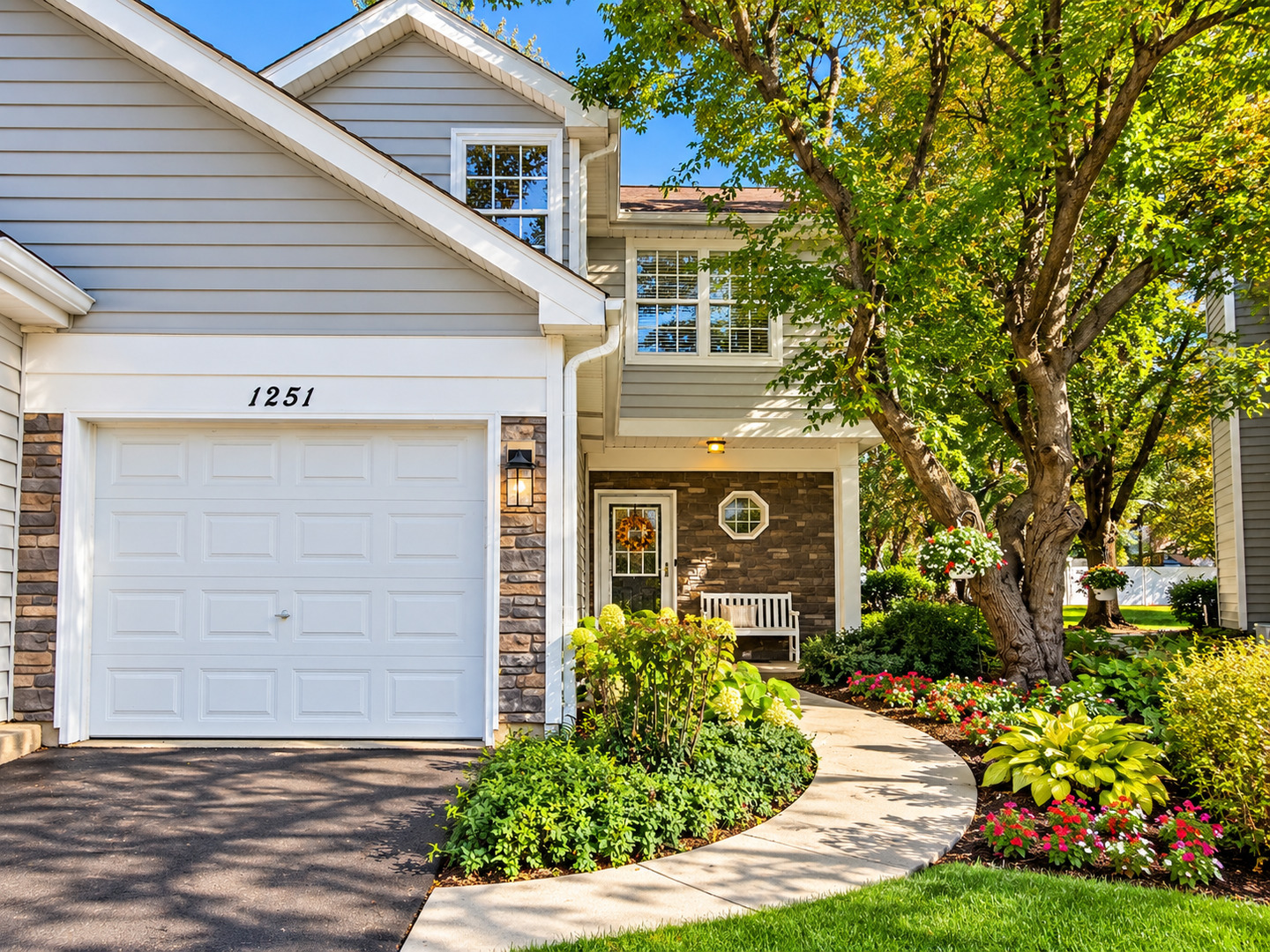 1251 CRANBROOK Drive Unit 1251, Schaumburg IL 60193