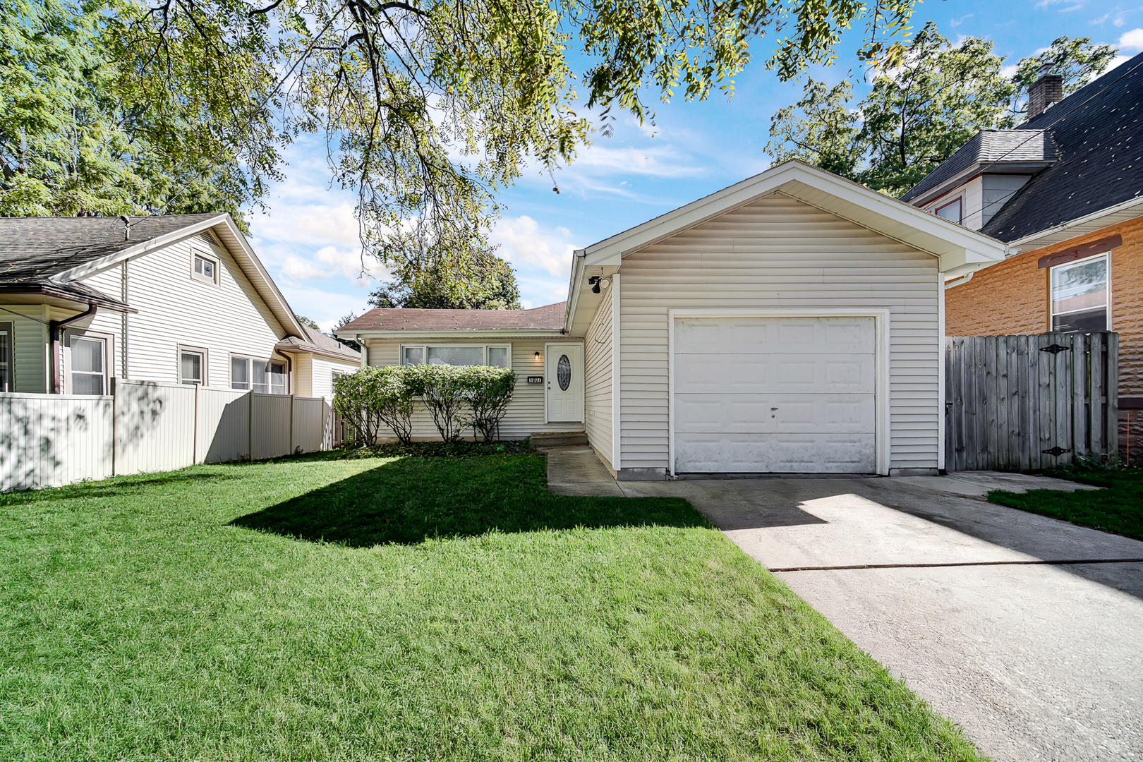 1007 Cedar Avenue, Elgin IL 60120